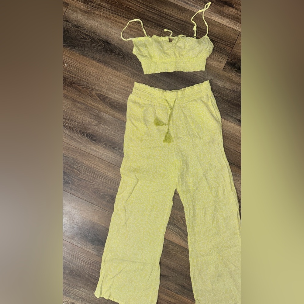 Roxy Yellow Matching Set - Picture 5 of 6